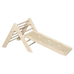 Houten klimrek met glijbaan