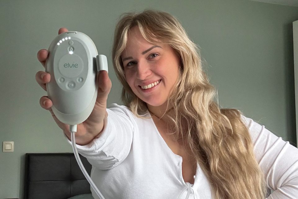 Influencer Lenka test de Elvie Stride 2 uit